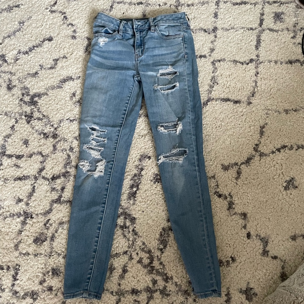 Ripped American eagle skinny jeans